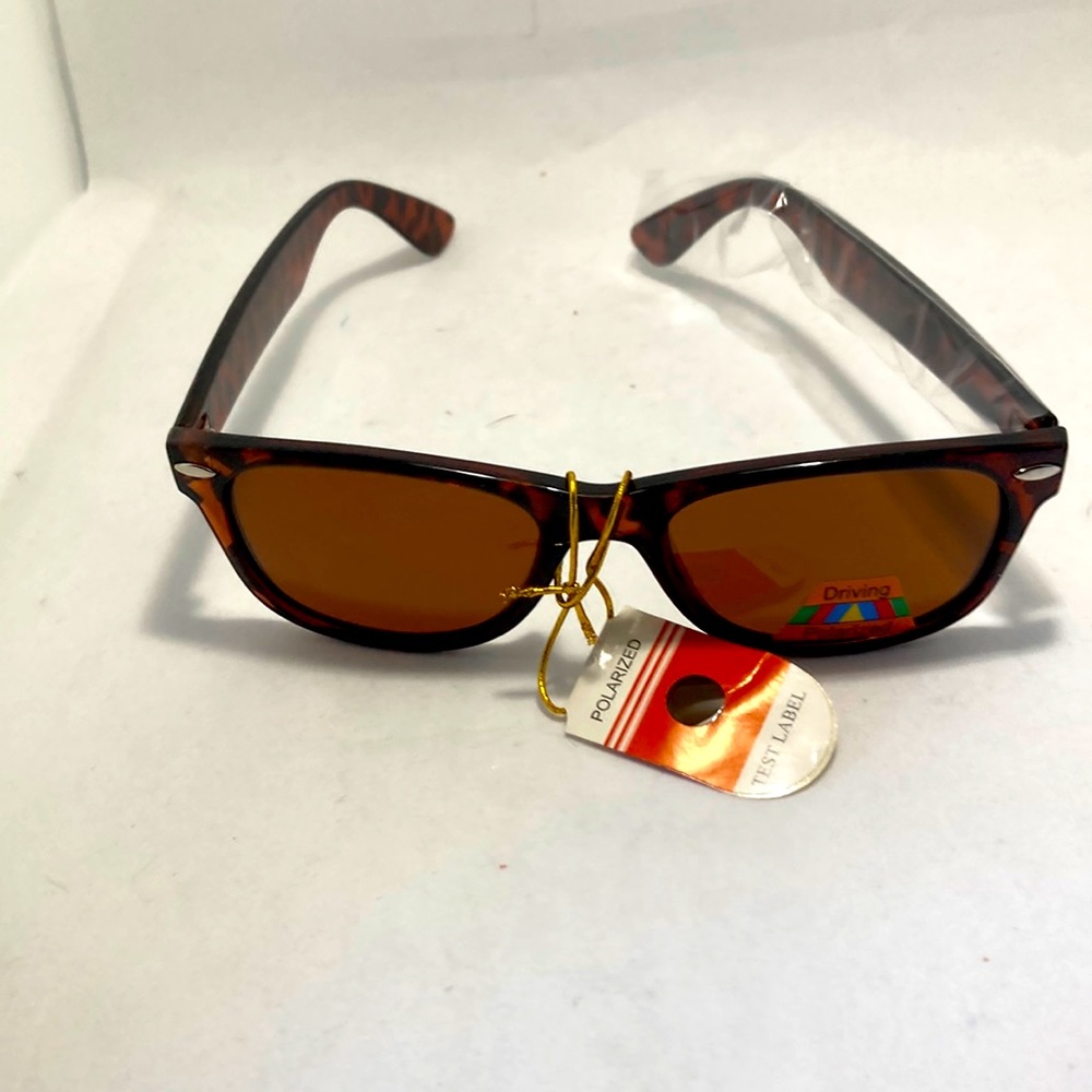 Wayfarer unisex small polarized driving lens.